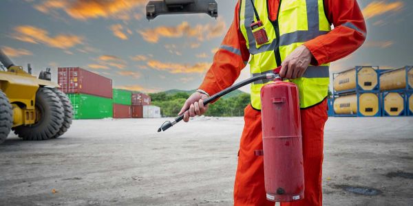 <span class="uk-margin-small-right uk-icon" uk-icon="info"></span> Curso de Extinción de Incendios | Formación práctica y certificada